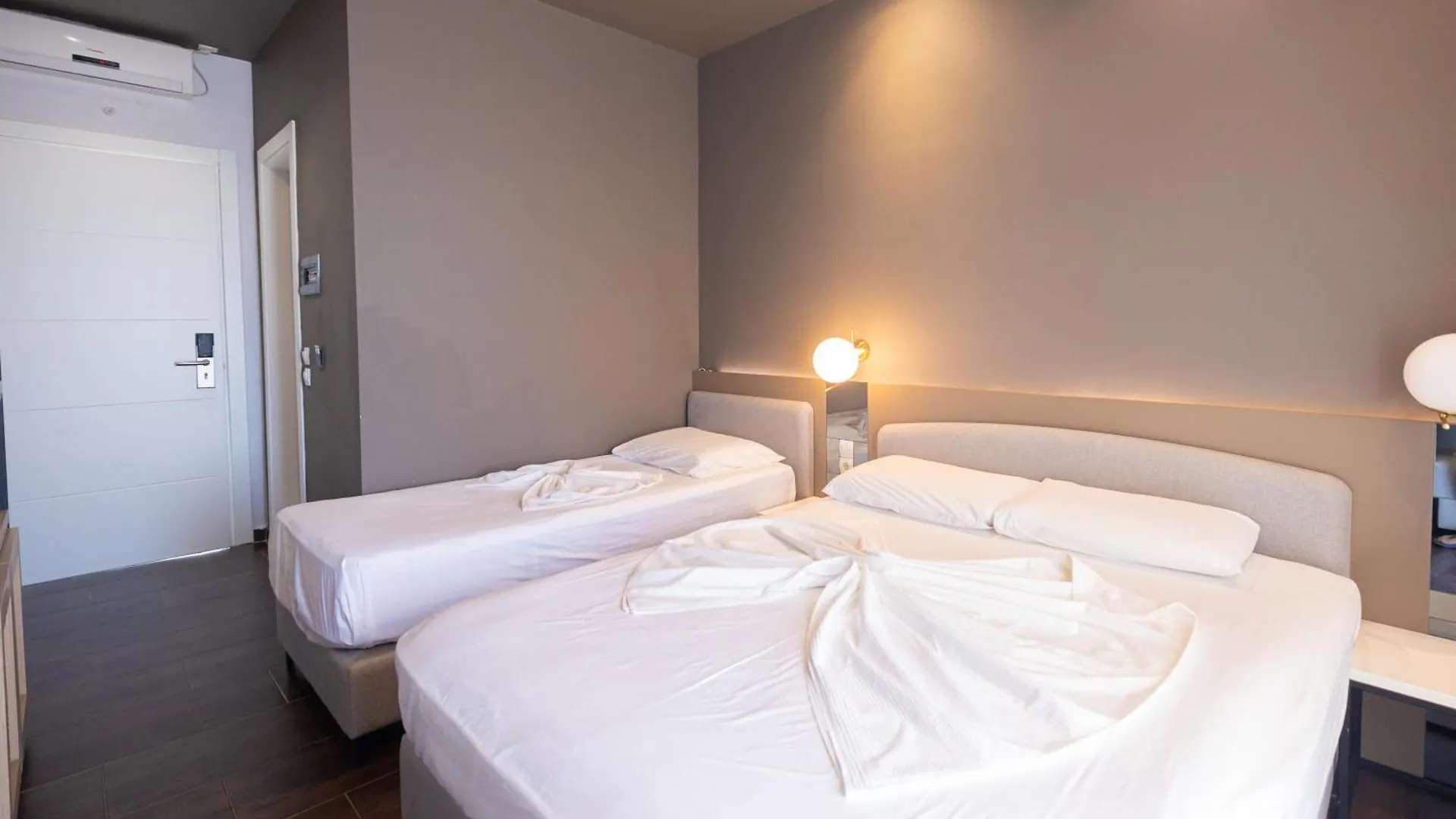 ****  Royal Blue Hotel Dhermi Albania