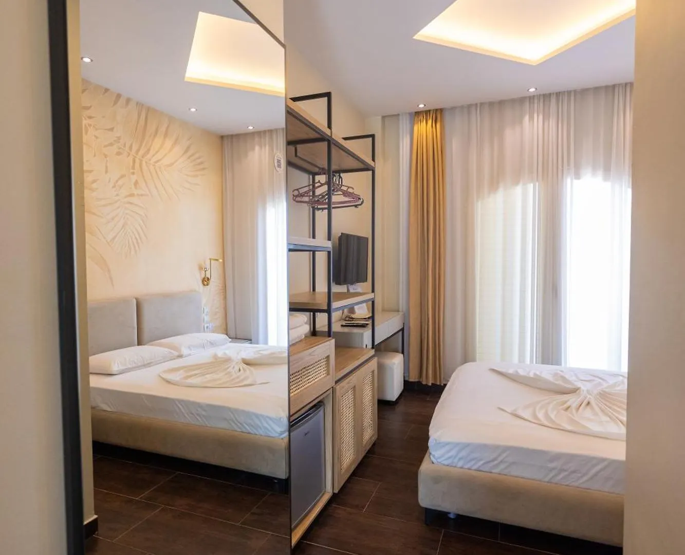 Royal Blue Hotel Dhermi 4*,