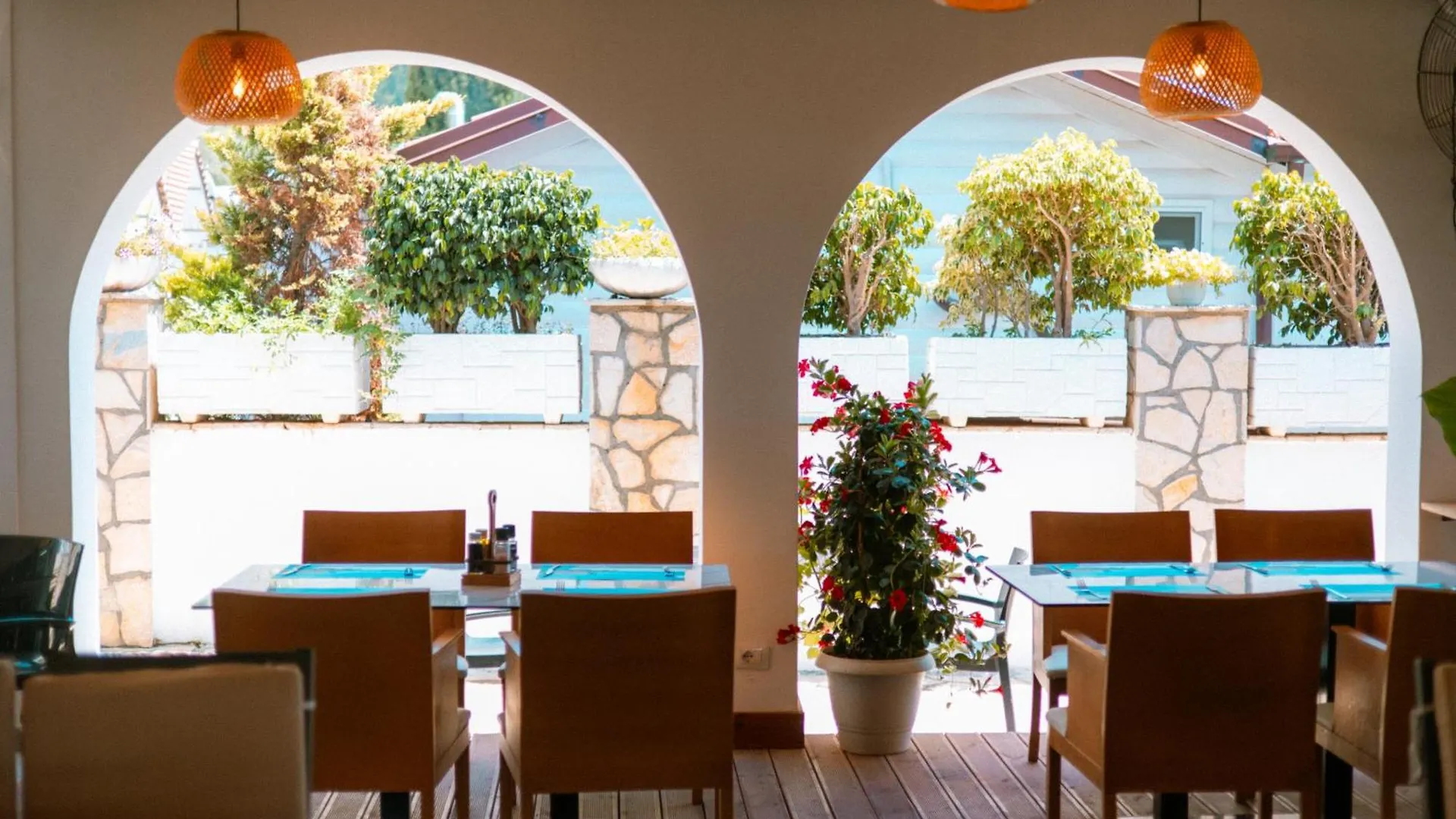 Royal Blue Hotel Dhermi