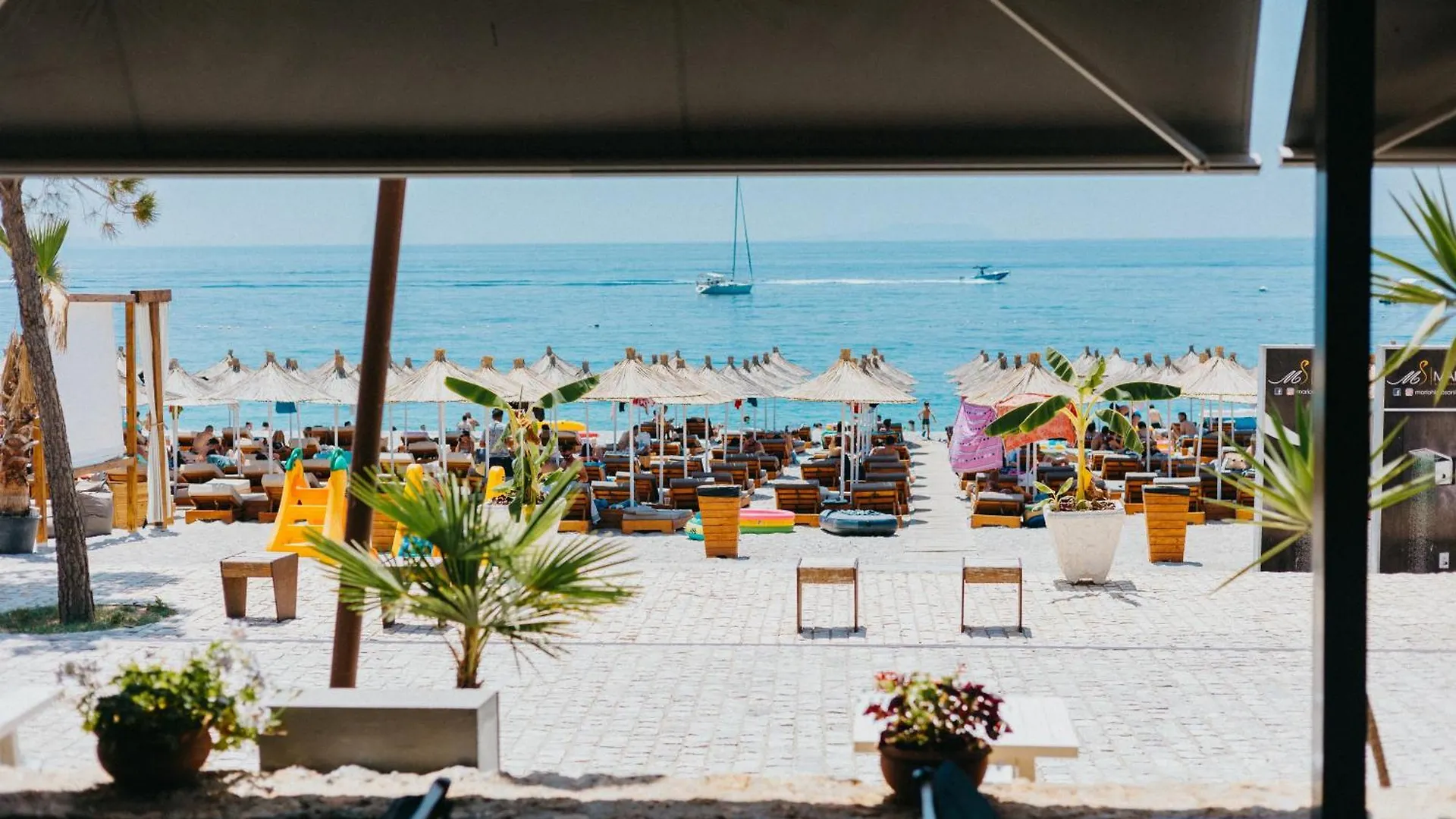 Royal Blue Hotel Dhermi 4*,